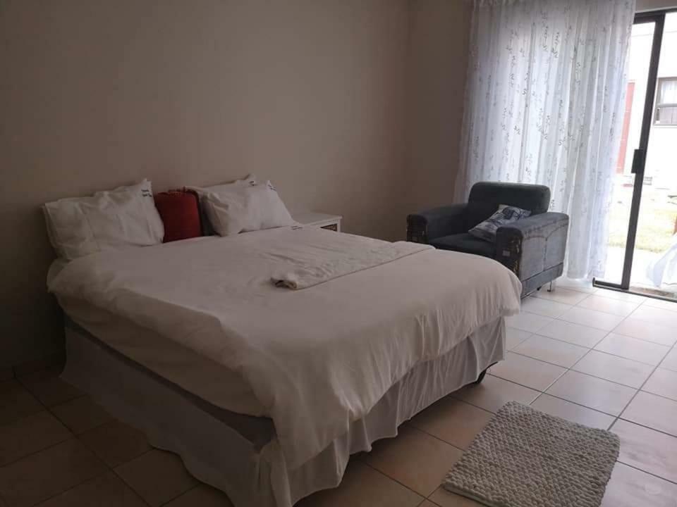Stevens Guesthouse Свакопмунд Номер фото
